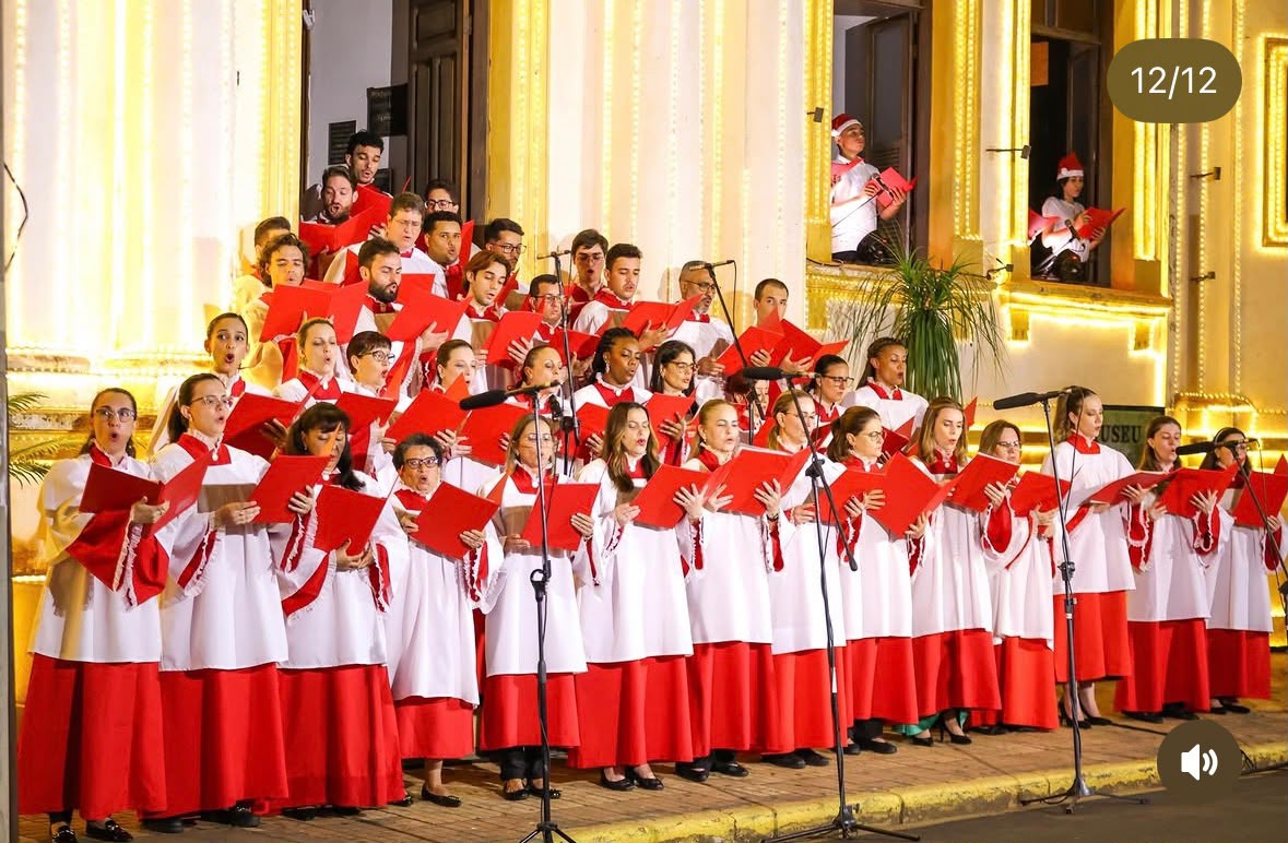 Natal Iluminado em Barretos — apresentação noturna